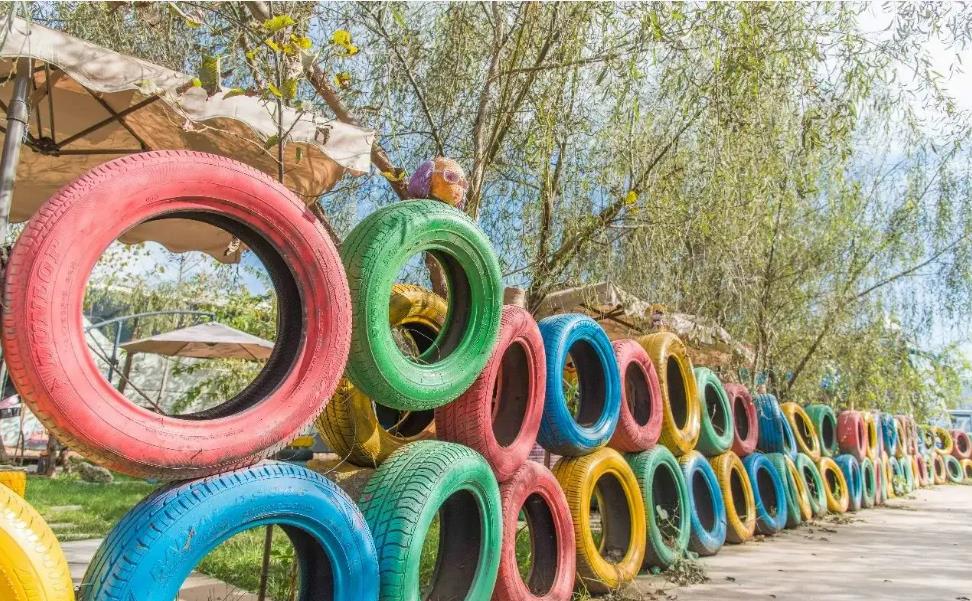 廢舊輪胎有什么利用價值？廢舊輪胎掛墻建空中雞“別墅”-專在家創(chuàng)業(yè)網