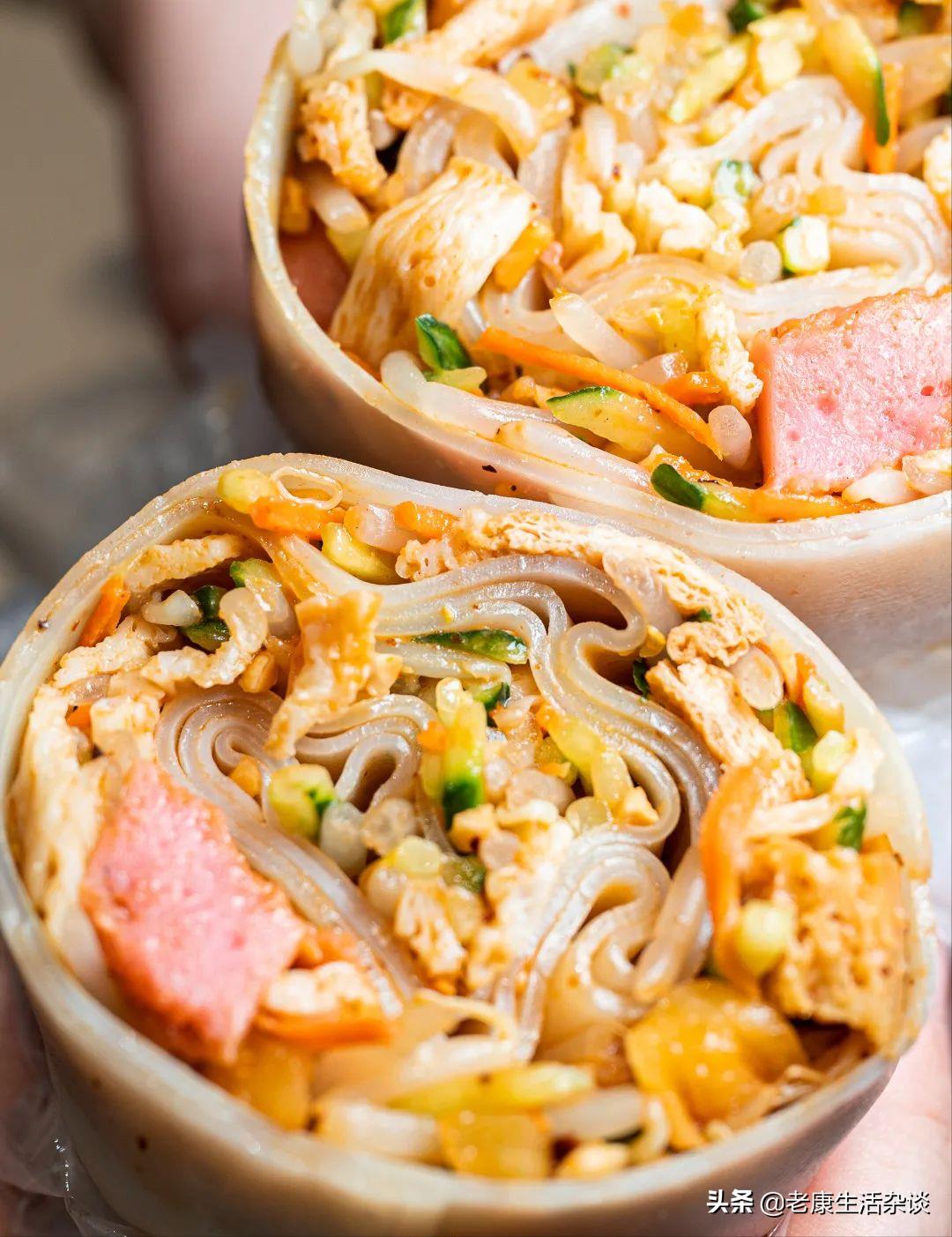 炸雞柳、卷涼皮，兩個小吃的檔口就能在北京火了，得去看看了