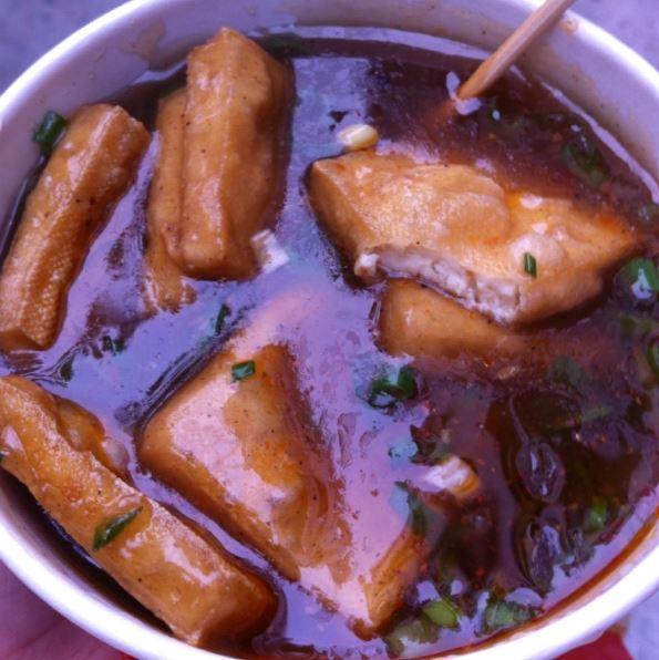 火爆的7種街頭小吃，讓年輕人癡迷追捧，吃貨：擺地攤都難選