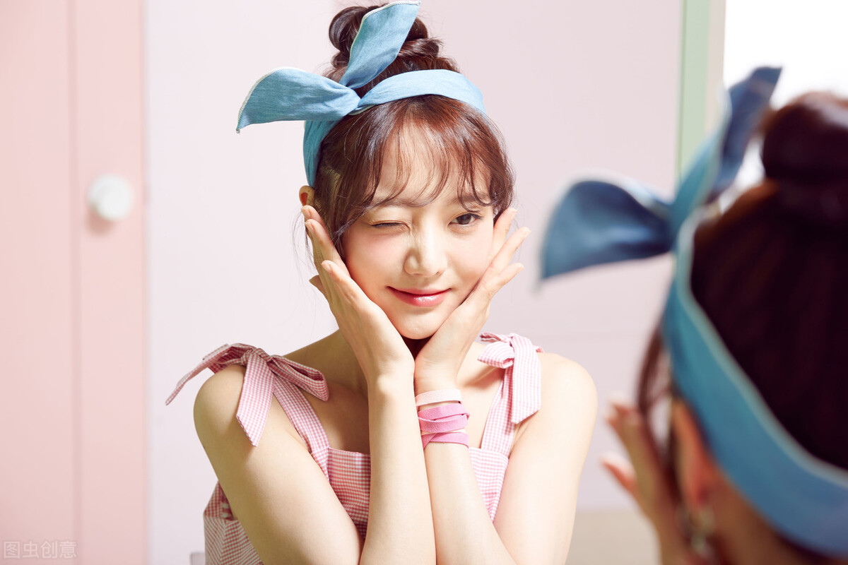 在重慶學(xué)化妝技術(shù)是不是很貴？重慶學(xué)化妝要多少錢？