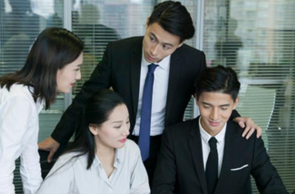 00后進入職場打拼，擇業(yè)觀念和以前大不相同，同事們很是佩服