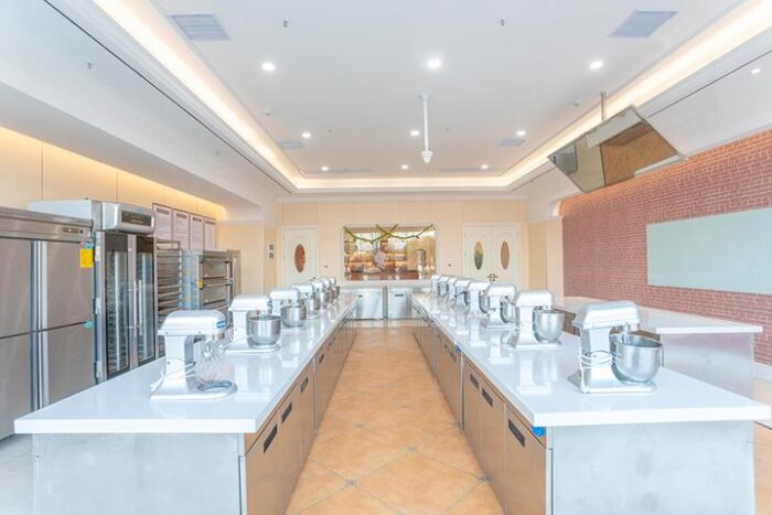 蛋糕店的學(xué)徒一般做什么?烘焙學(xué)徒工作內(nèi)容-專在家創(chuàng)業(yè)網(wǎng)