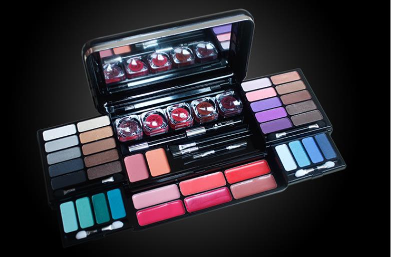 “新手化妝”保姆級教程來啦，助你打開化妝世界的第一道門