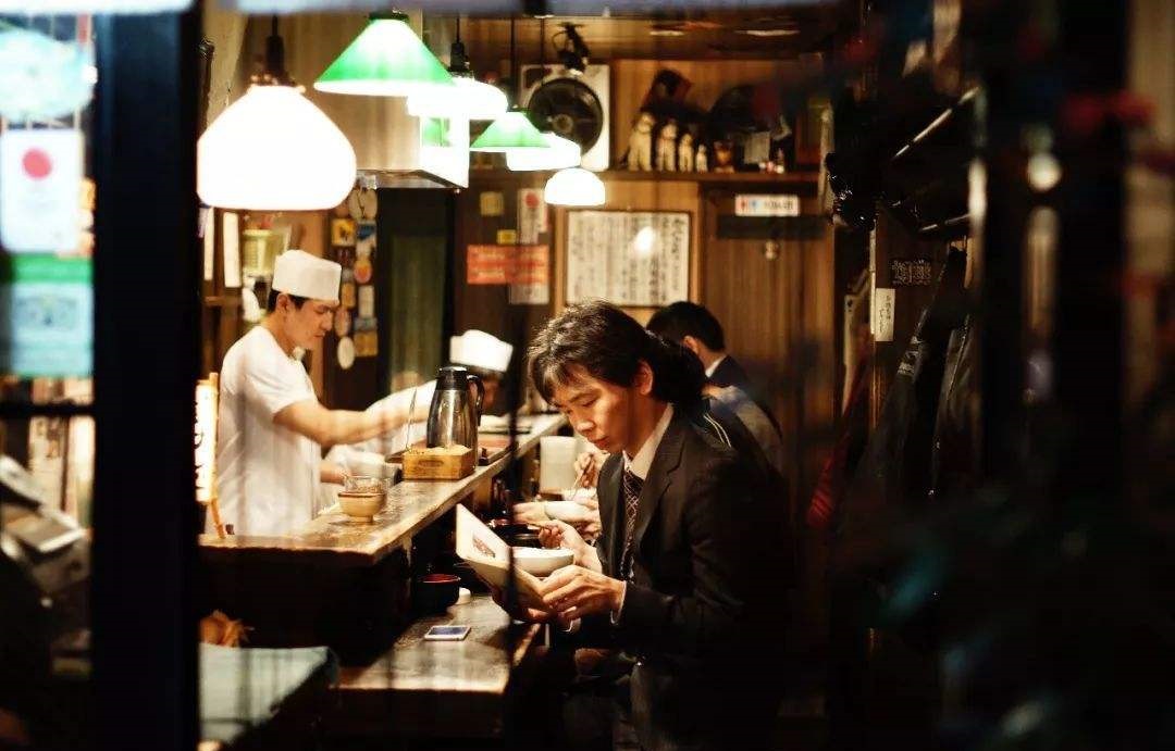 燒烤店活動(dòng)怎么搞吸引人-燒烤店吸引顧客方案-專在家創(chuàng)業(yè)網(wǎng)