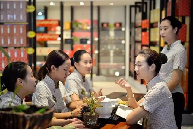 茶館如何經(jīng)營(yíng)(茶館設(shè)計(jì)與經(jīng)營(yíng)心得)-專在家創(chuàng)業(yè)網(wǎng)