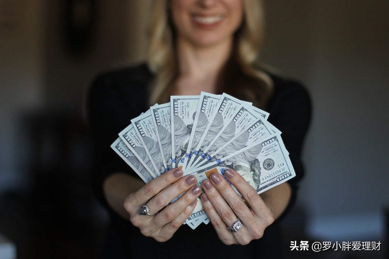 目前失業沒有工作，手上有1000塊錢，創業可行嗎？