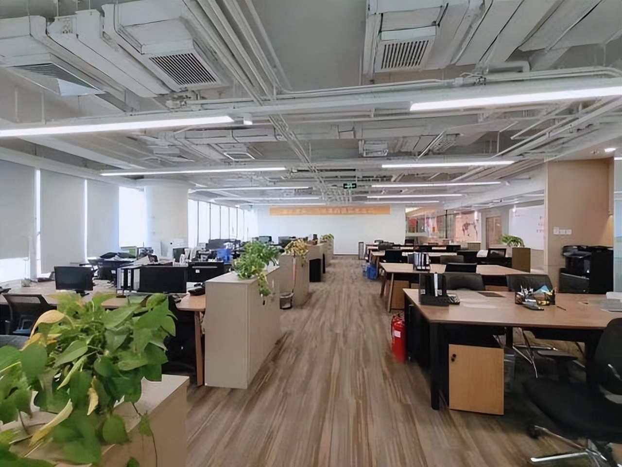 現在投資寫字樓怎么樣？寫字樓空置率飆升趨勢分析-專在家創業網