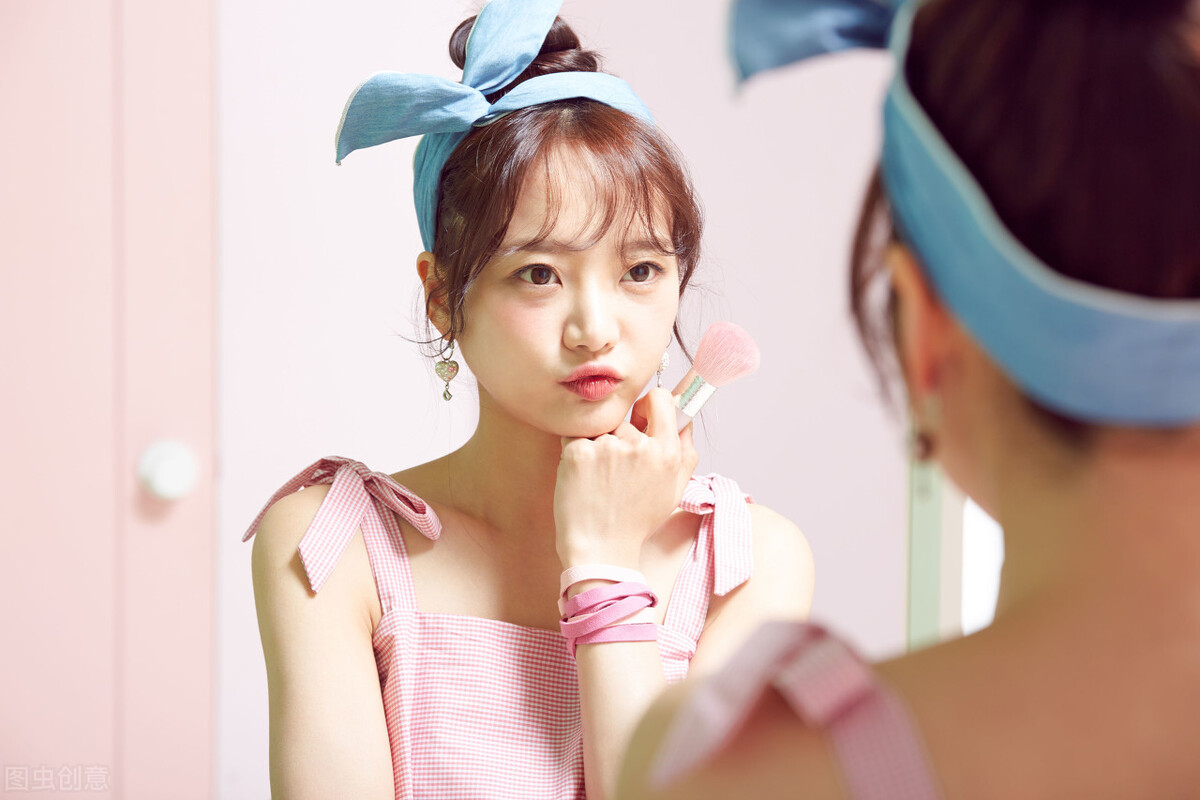 在重慶學(xué)化妝技術(shù)是不是很貴？重慶學(xué)化妝要多少錢？