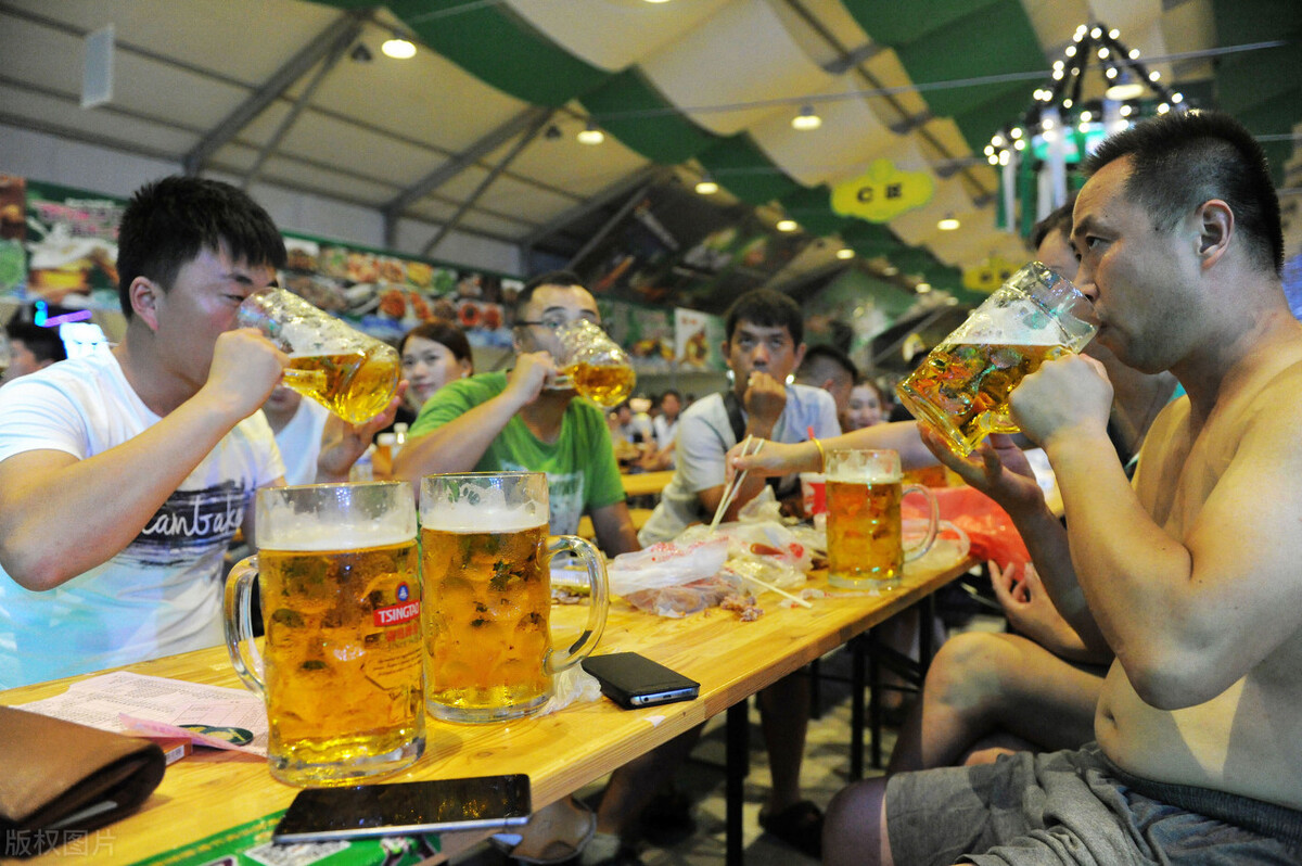 燒烤店推出“啤酒免費”，1個月收入23萬，賺錢模式值得借鑒