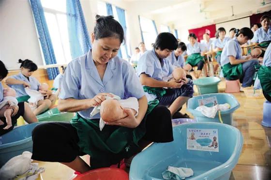 如何開一家小型家政公司（新手創(chuàng)業(yè)開家政公司運營思路）-專在家創(chuàng)業(yè)網(wǎng)