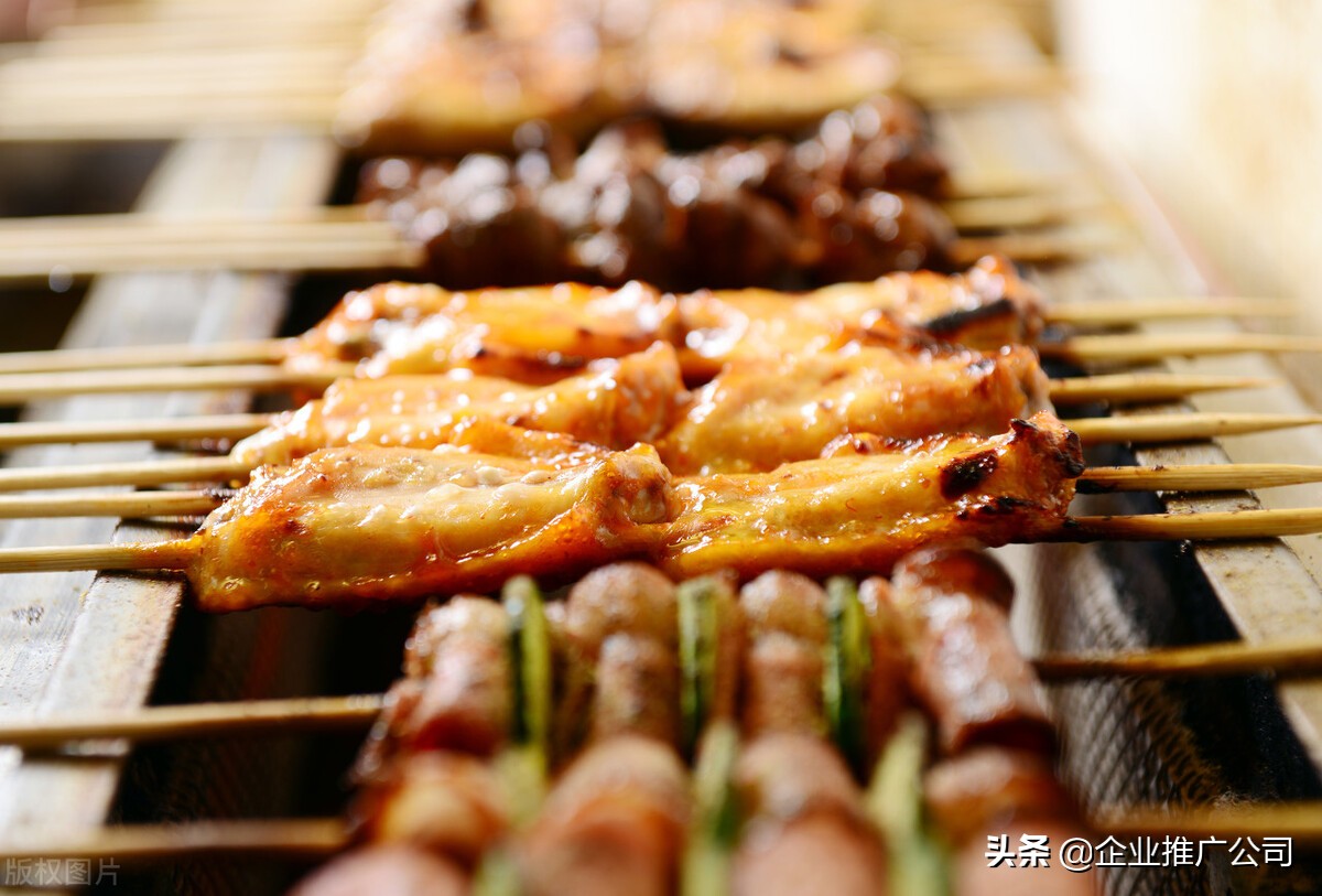開燒烤店需要怎么做-開燒烤店的小技巧-專在家創(chuàng)業(yè)網(wǎng)