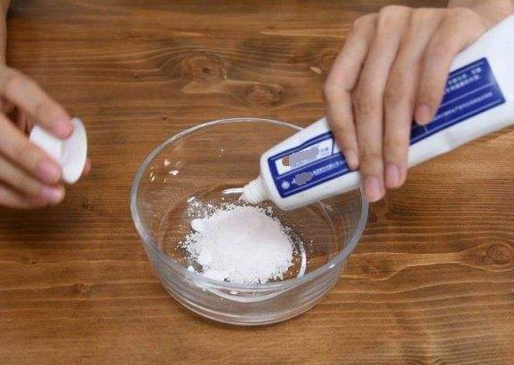 白衣服發(fā)黃怎么洗可以變白？白衣服發(fā)黃小妙招-專在家創(chuàng)業(yè)網(wǎng)