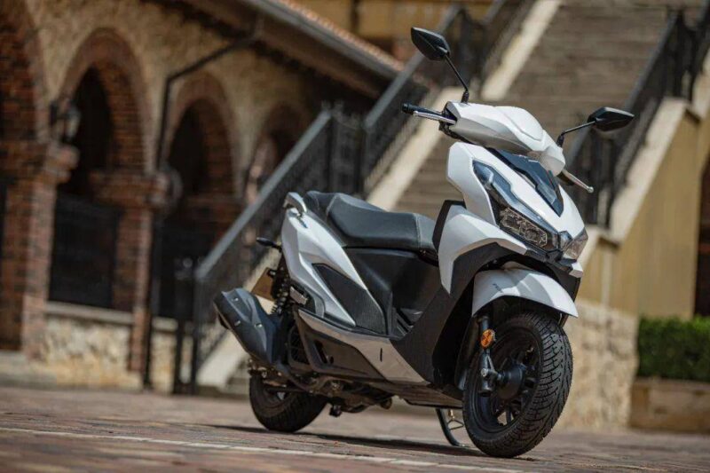 鈴木uy踏板車2021款價格(鈴木最新125踏板uy)-1