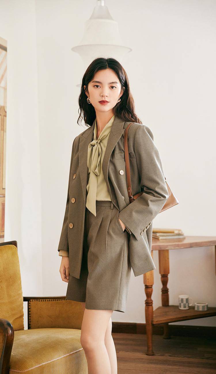 比較暢銷的女裝品牌(十大女裝品牌排行榜10強)-1 比較暢銷的女裝品牌(十大女裝品牌排行榜10強)-1