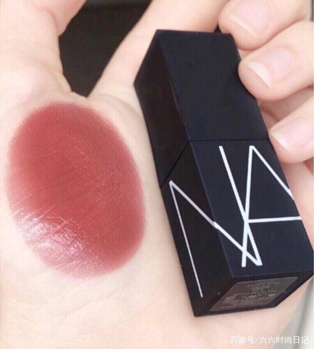 香奈兒最出名的色號(香奈兒口紅顏色排行榜前十)-1 香奈兒最出名的色號(香奈兒口紅顏色排行榜前十)-1