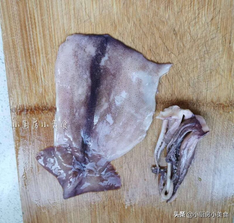 冷凍魷魚怎么處理干凈?冷凍小魷魚處理干凈-1