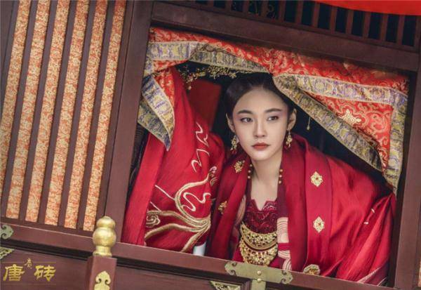 有什么好看的穿越劇(又甜又搞笑的古裝愛(ài)情穿越劇排行榜)-1 有什么好看的穿越劇(又甜又搞笑的古裝愛(ài)情穿越劇排行榜)-1