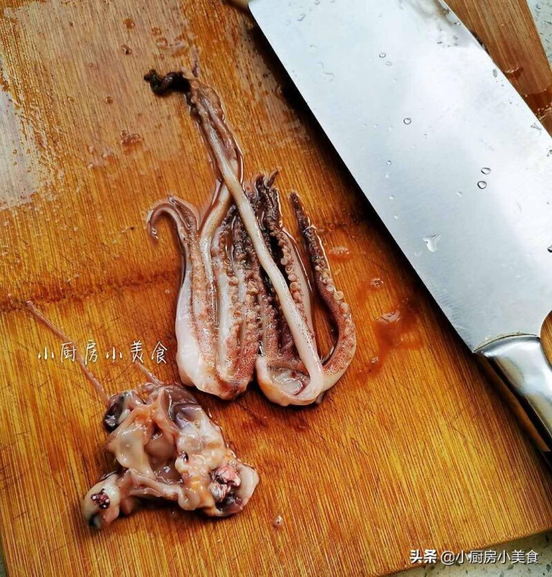 冷凍魷魚怎么處理干凈?冷凍小魷魚處理干凈-1