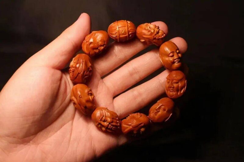 值得盤玩的手串有哪些呢(文玩手串排行榜前十名)-1 值得盤玩的手串有哪些呢(文玩手串排行榜前十名)-1