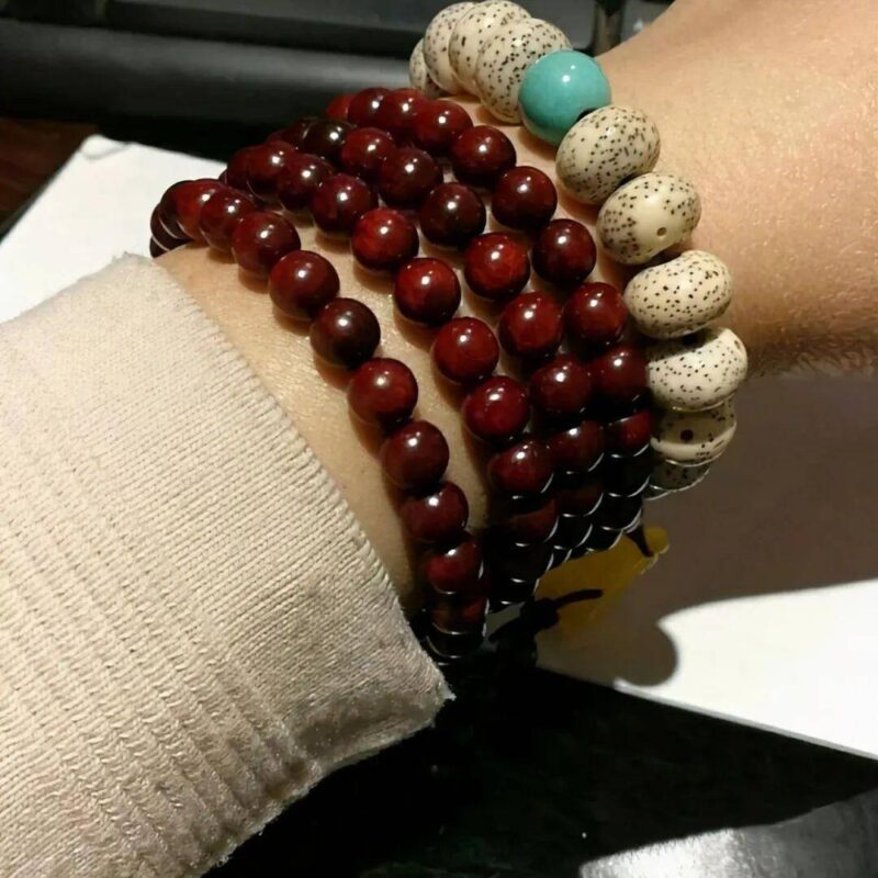 值得盤玩的手串有哪些呢(文玩手串排行榜前十名)-1 值得盤玩的手串有哪些呢(文玩手串排行榜前十名)-1