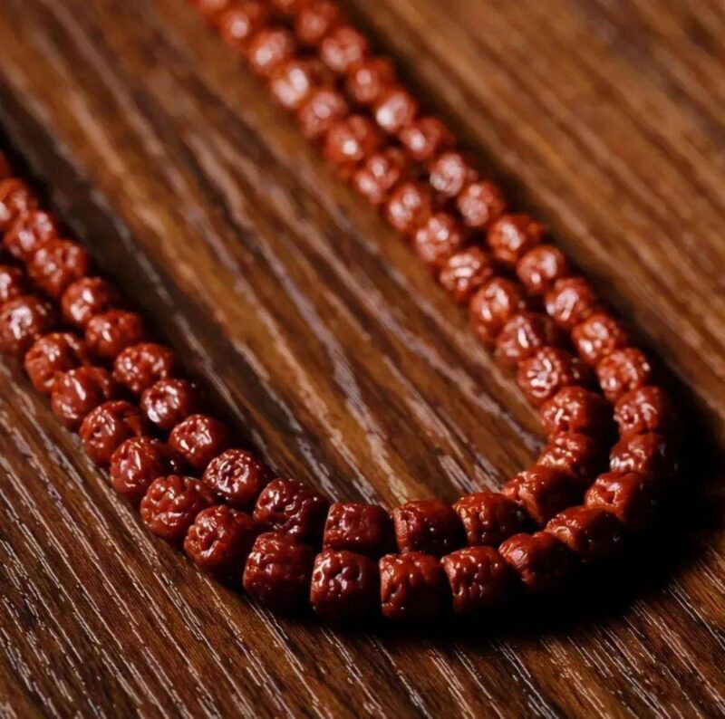 值得盤玩的手串有哪些呢(文玩手串排行榜前十名)-1 值得盤玩的手串有哪些呢(文玩手串排行榜前十名)-1